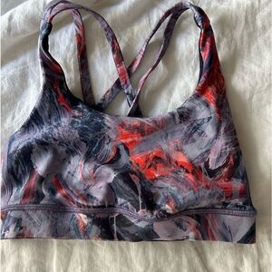 Lululemon patterned sports bra in great condition. I've barely worn it